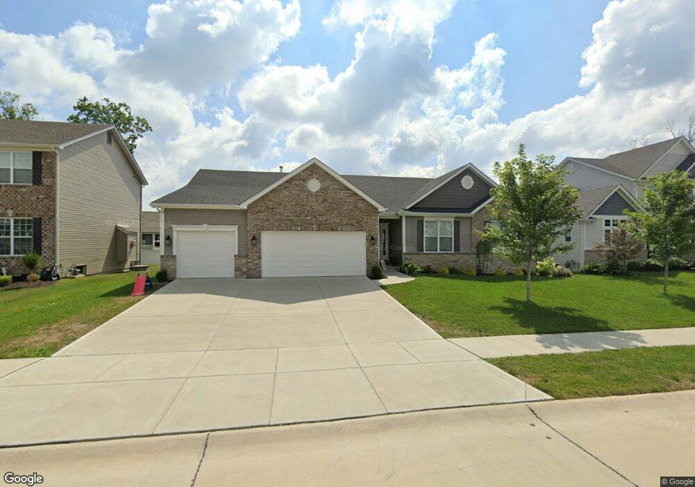 405 Filipp Ln, Lake Saint Louis, MO 63367 - photo 1