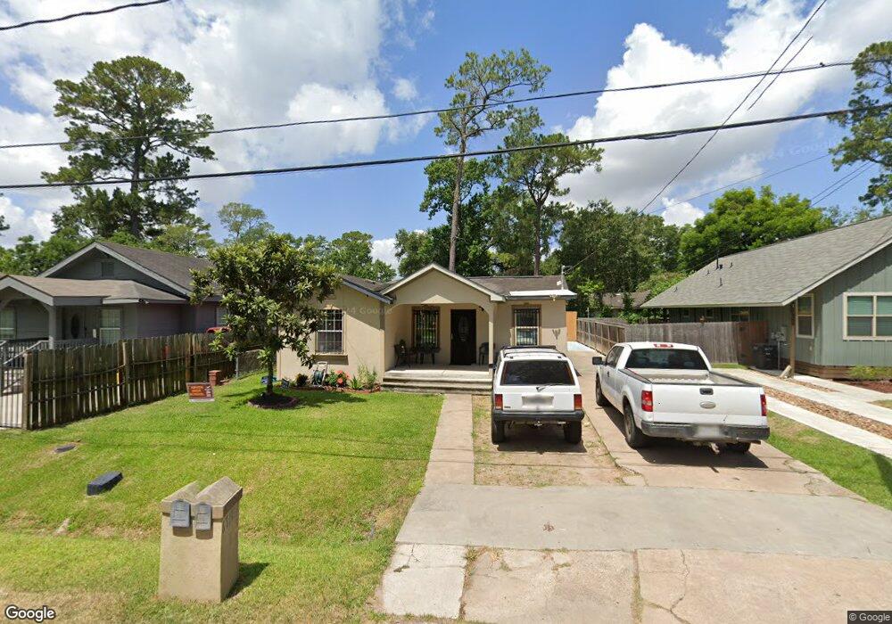 6713 Bethune Dr, Houston, TX 77091 - photo 1
