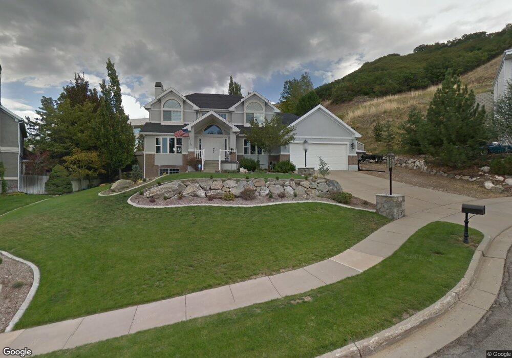 3919 Huntington Cir, Bountiful, UT 84010 - photo 1