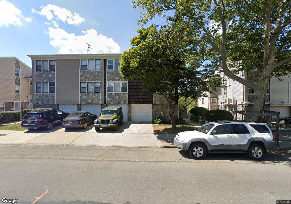 1520 Parsons Blvd, Whitestone, NY 11357 - photo 1