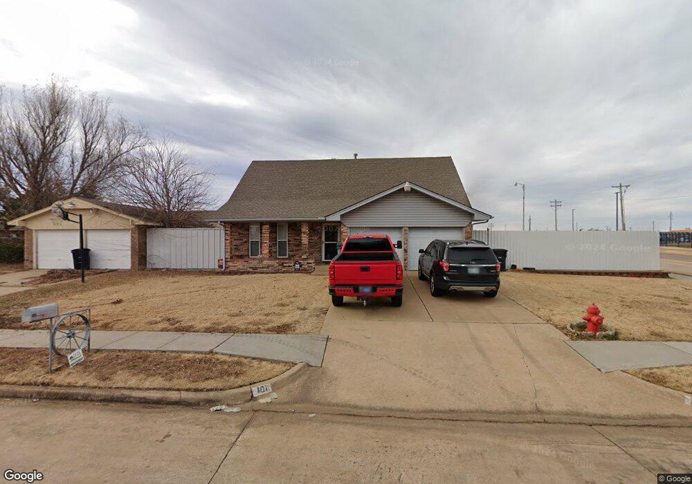 101 S Silver Leaf Dr, Moore, OK 73160 - photo 1