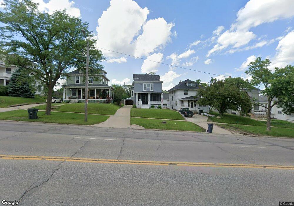 1132 1st Ave NW, Cedar Rapids, IA 52405 - photo 1