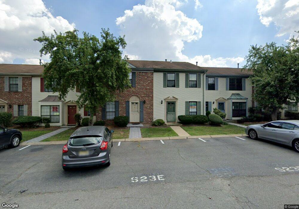 224 Hampshire Ct, Piscataway, NJ 08854 - photo 1