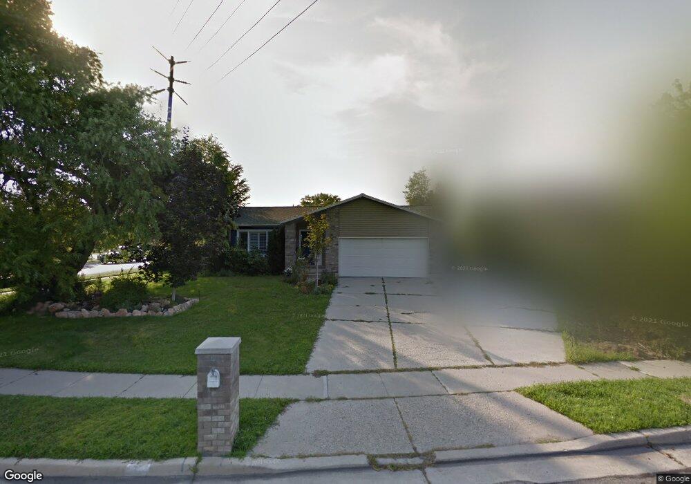 8202 Miranda Ln, Sandy, UT 84093 - photo 1