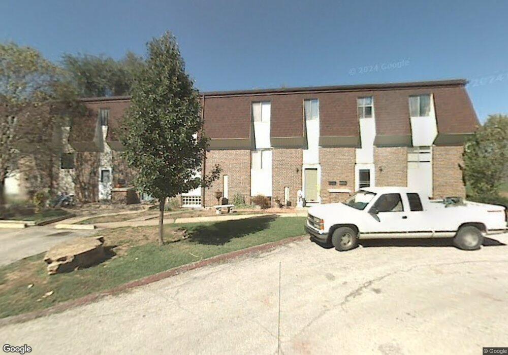 10008 W 52nd St, Shawnee, KS 66203 - photo 1