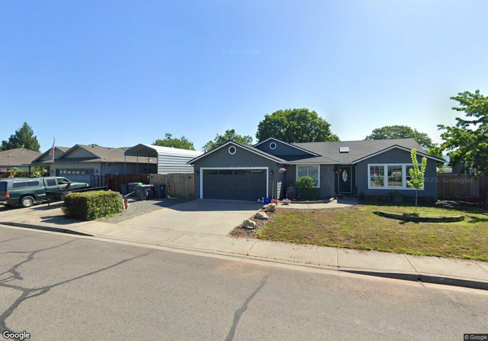 164 W Vilas Rd, Central Point, OR 97502 - photo 1