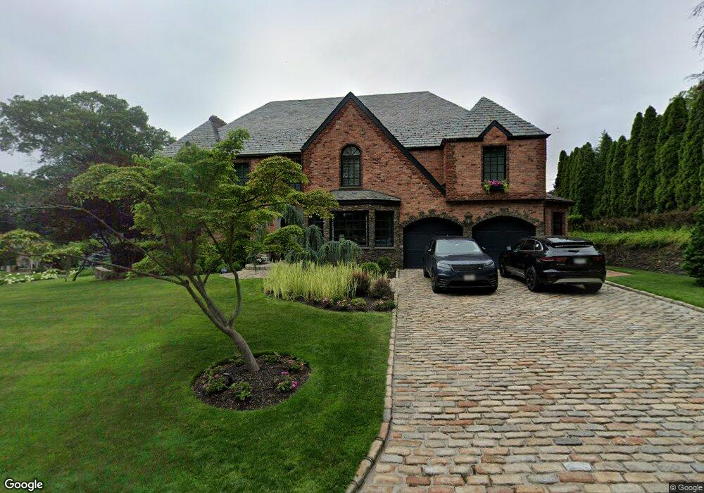 5 Eton Crest, Manhasset, NY 11030 - photo 1