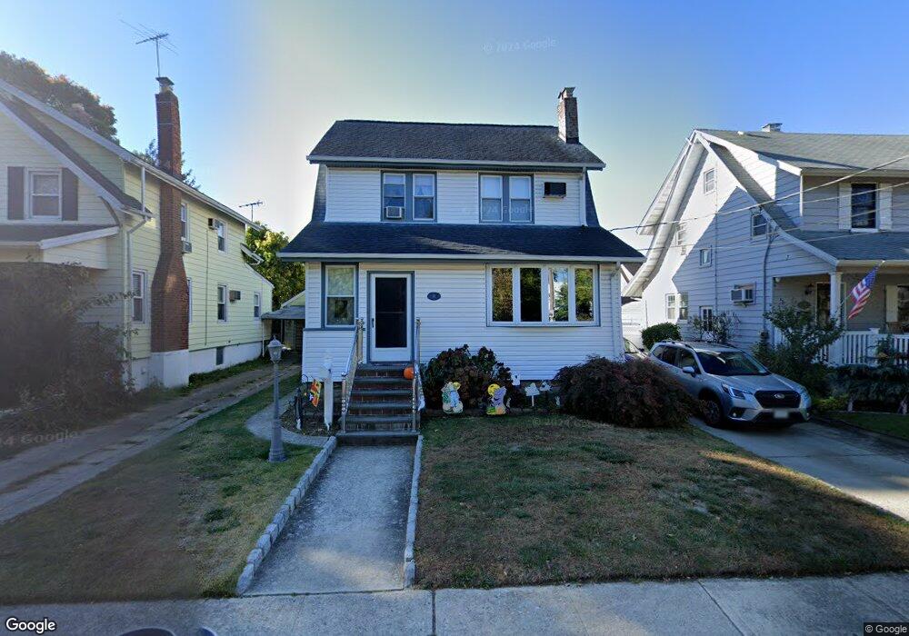 71 Langdon Place, Lynbrook, NY 11563 - photo 1
