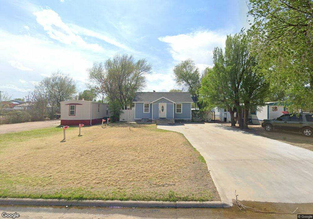 405 S Jefferson St, Hugoton, KS 67951 - photo 1