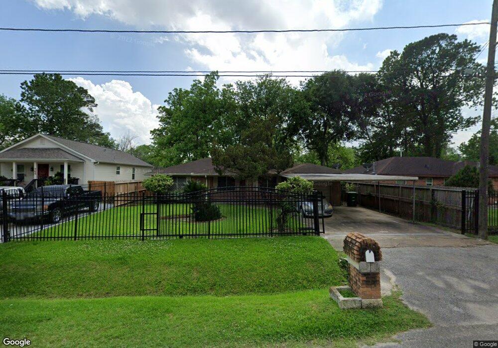 7436 Weyburn St, Houston, TX 77028 - photo 1