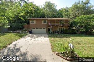 713 Canyon Dr, Manhattan, KS 66502