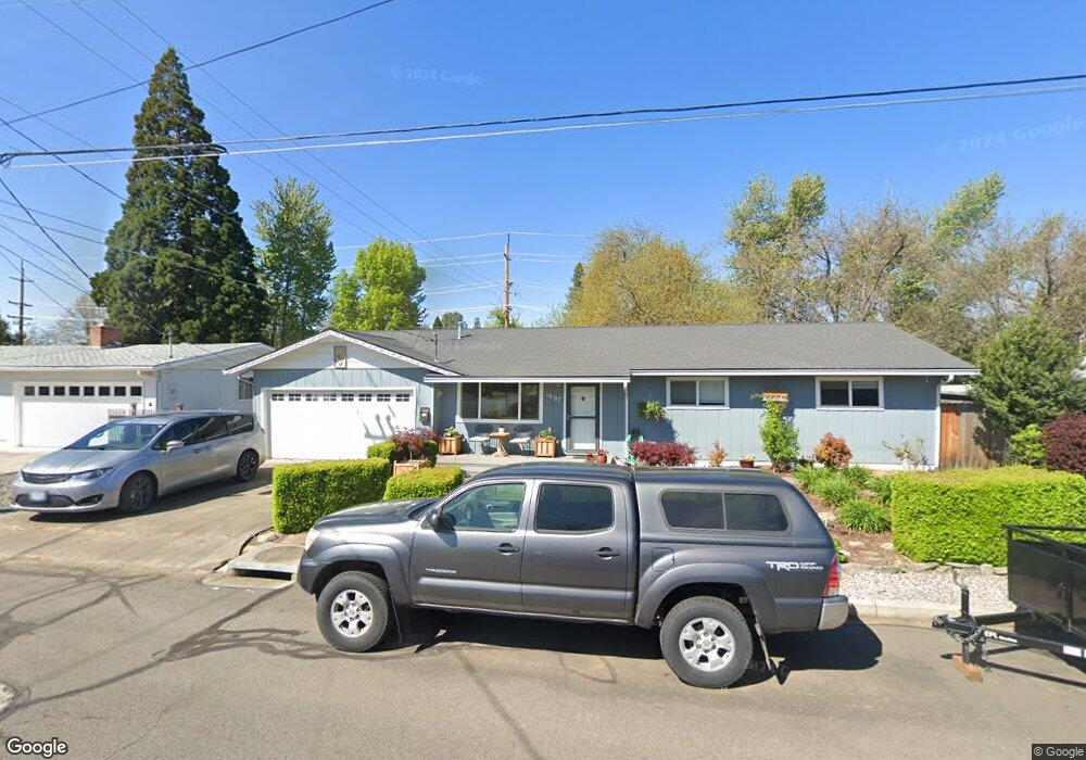 1007 Comet Ave, Central Point, OR 97502 - photo 1
