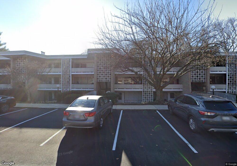 7525 Spring Lake Dr unit B2, Bethesda, MD 20817 - photo 1