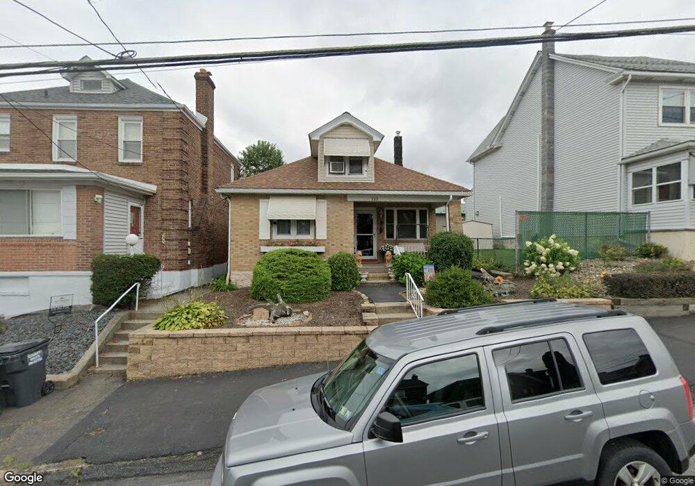 725 N Laurel St, Hazleton, PA 18201 - photo 1