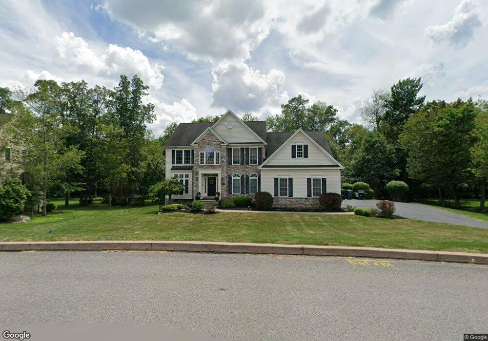 1264 Woodberry Dr, Mountain Top, PA 18707 - photo 1