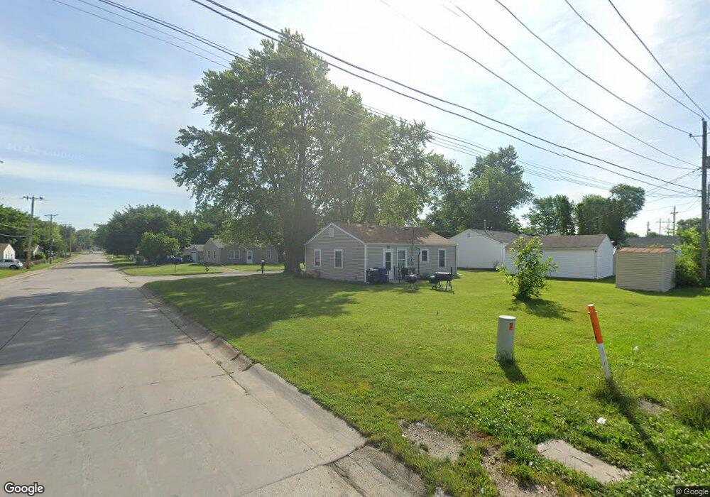2119 W 68th St, Davenport, IA 52806 - photo 1