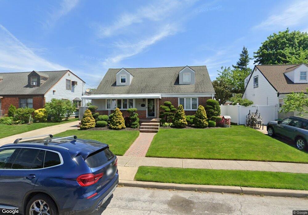 307 Claflin Blvd, Franklin Square, NY 11010 - photo 1