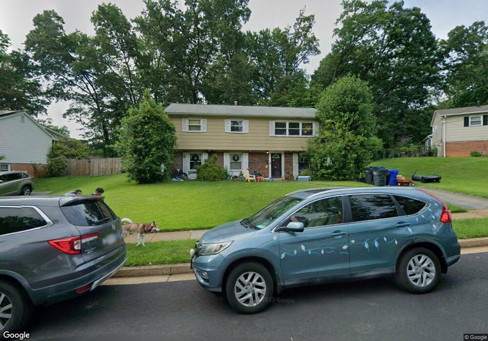 9422 Winterberry Ln, Fairfax, VA 22032 - photo 1