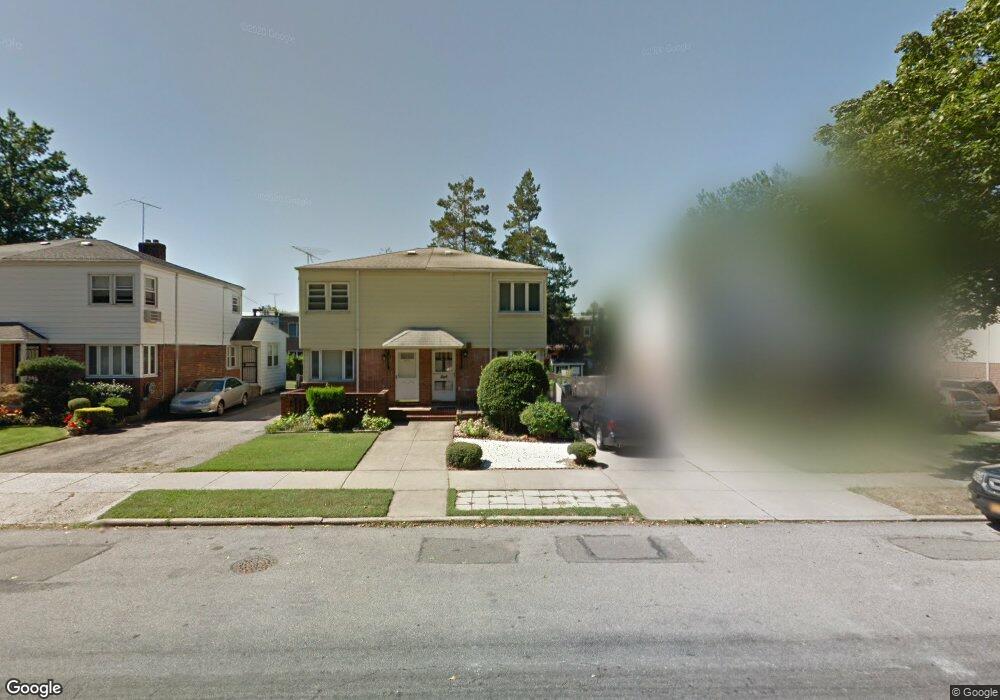 6952 199th St, Fresh Meadows, NY 11365 - photo 1