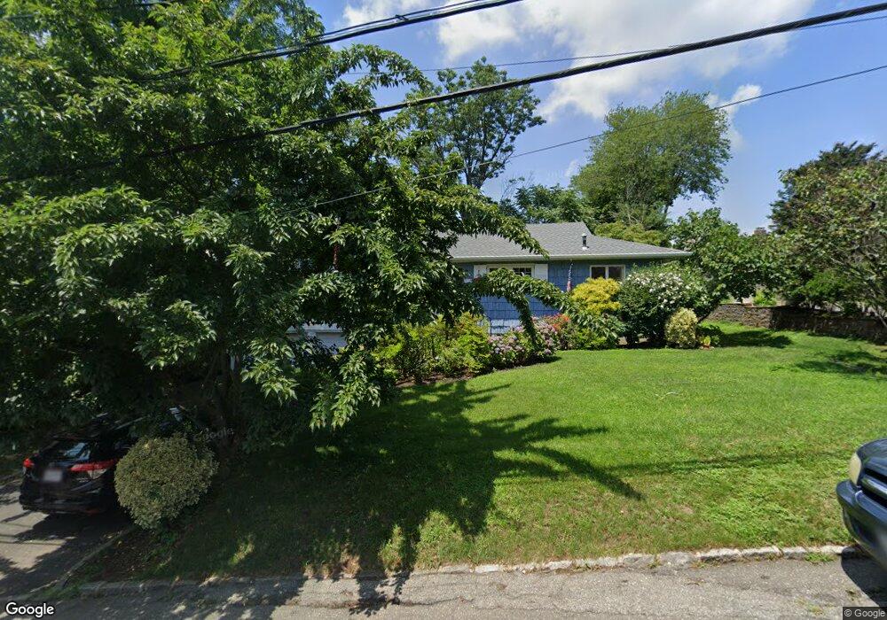 112 Luquer Rd, Port Washington, NY 11050 - photo 1