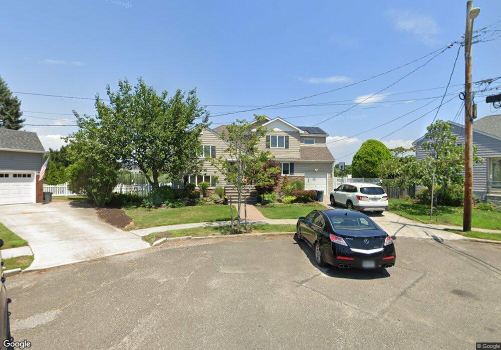 2846 Alfred Ct, Oceanside, NY 11572 - photo 1