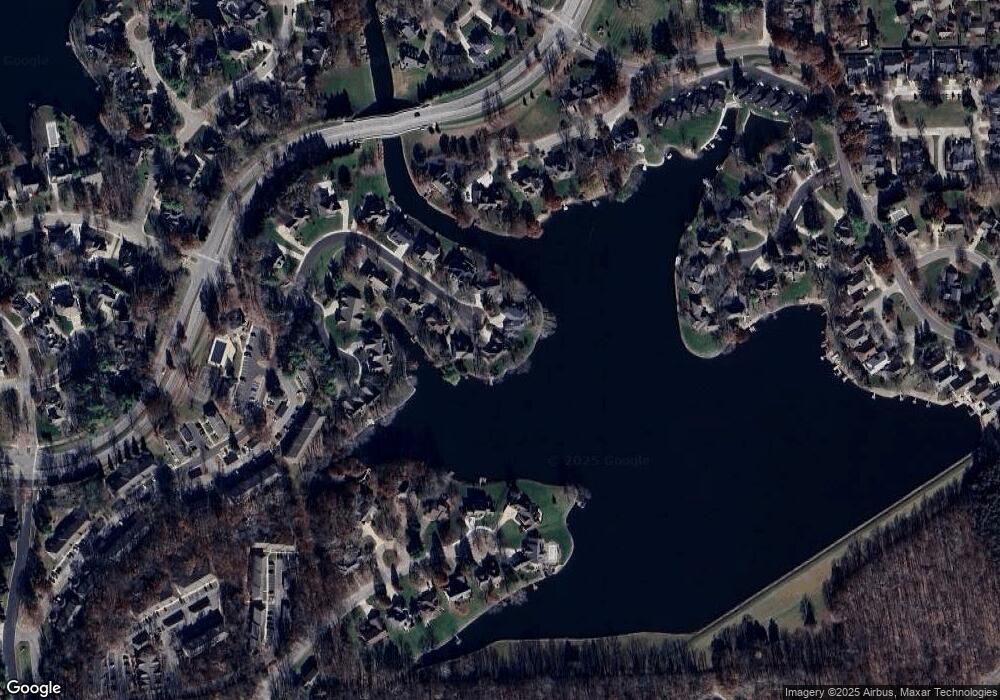 4645 Stonebridge Ct, Columbus, IN 47201 - photo 1