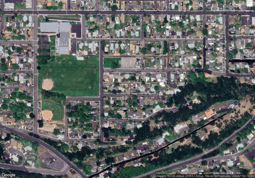 1321 E 15th St, the Dalles, OR 97058 - photo 1