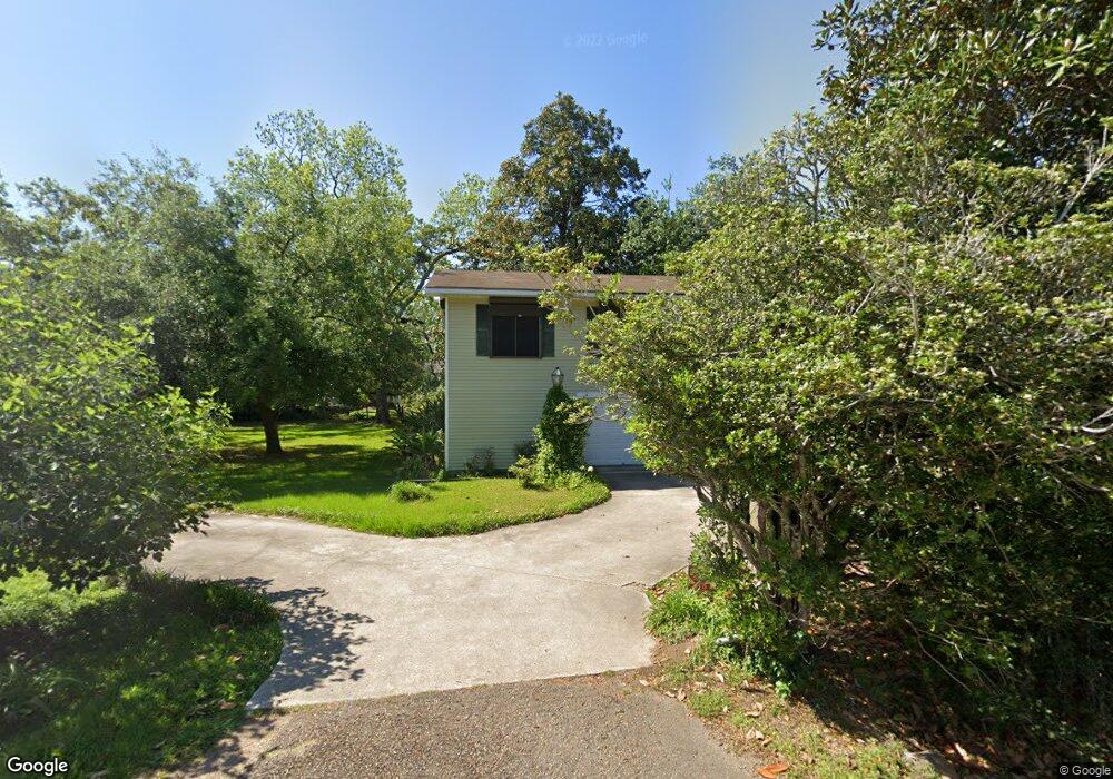 210 Phillip St, New Iberia, LA 70560 - photo 1