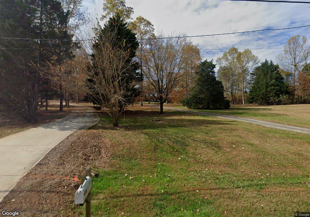 5256 Union Cir, Flowery Branch, GA 30542 - photo 1