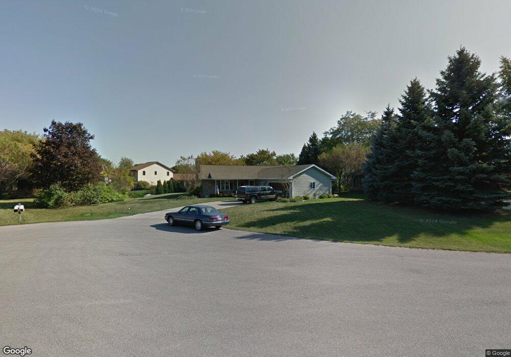 W2767 Oakridge Ct, Appleton, WI 54915 - photo 1