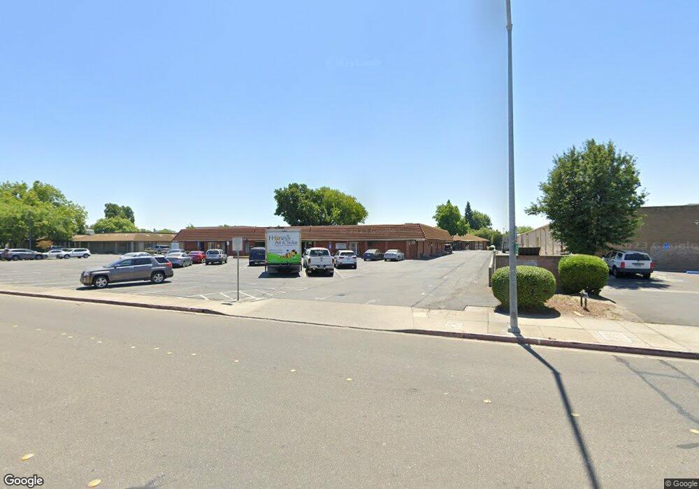 190 S Oak Ave, Oakdale, CA 95361 - photo 1