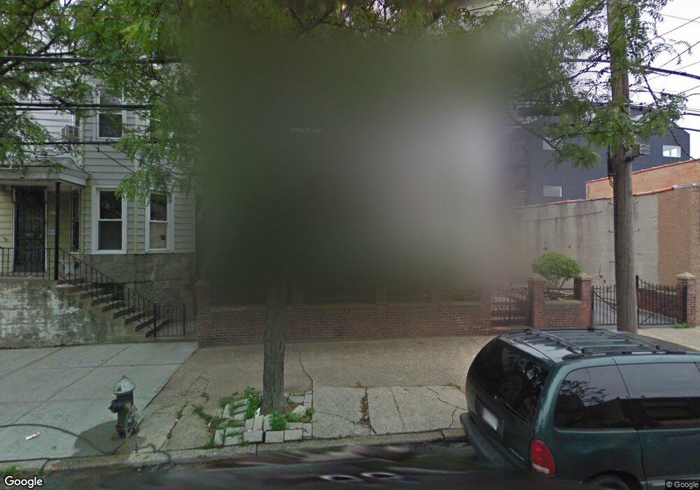 3114 12th St, Astoria, NY 11106 - photo 1