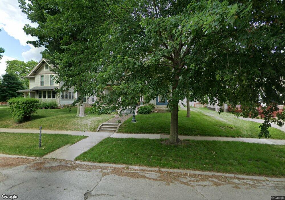 808 Washington St, Cedar Falls, IA 50613 - photo 1