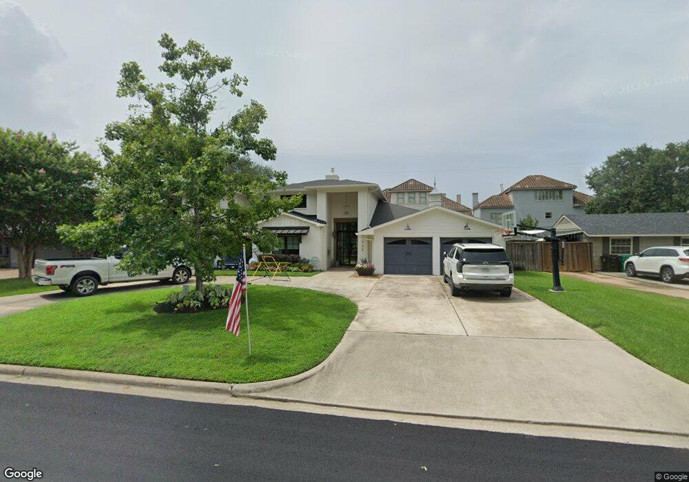7706 Brykerwoods Dr, Houston, TX 77055 - photo 1