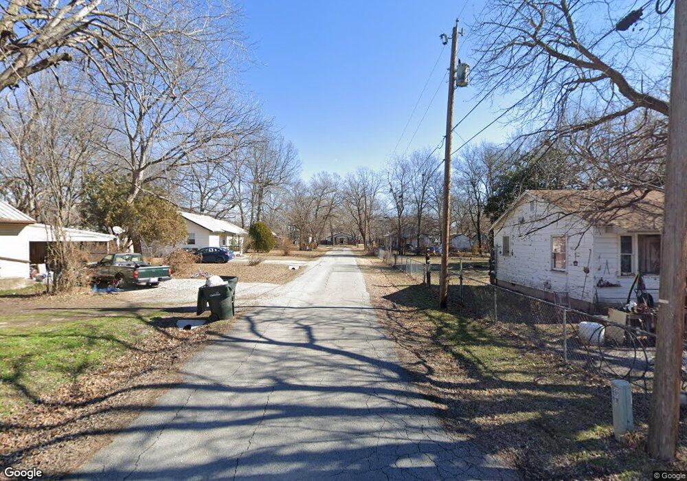 420 E Claremore St, Claremore, OK 74017 - photo 1