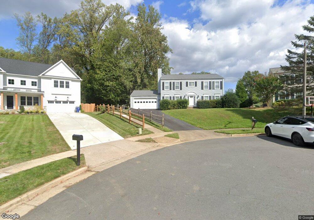 6702 Montour Dr, Falls Church, VA 22043 - photo 1