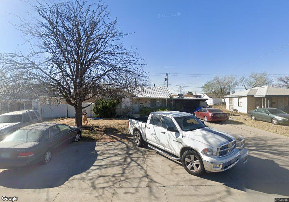 203 E Yucca Dr, Hobbs, NM 88240 - photo 1