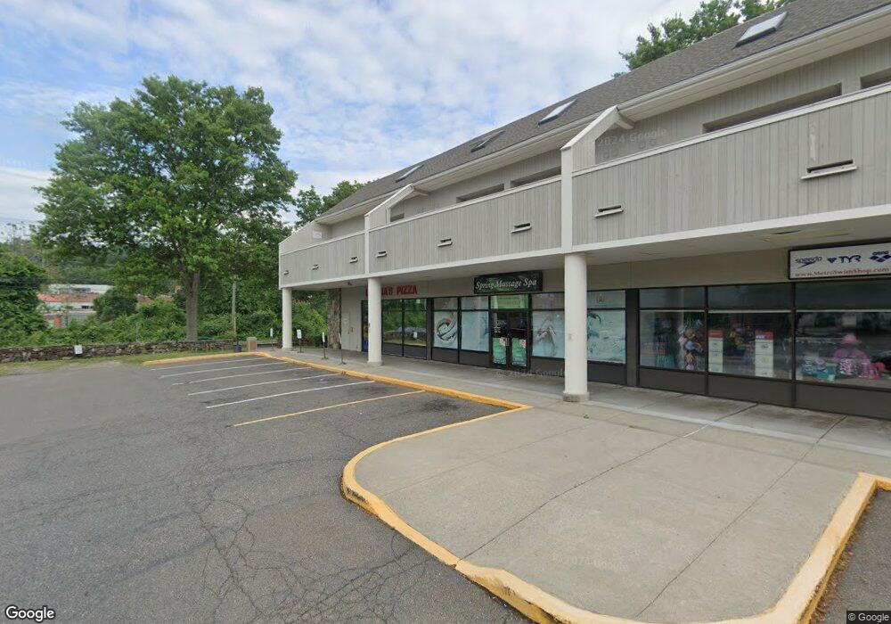 202 Foxboro Dr, Norwalk, CT 06851 - photo 1