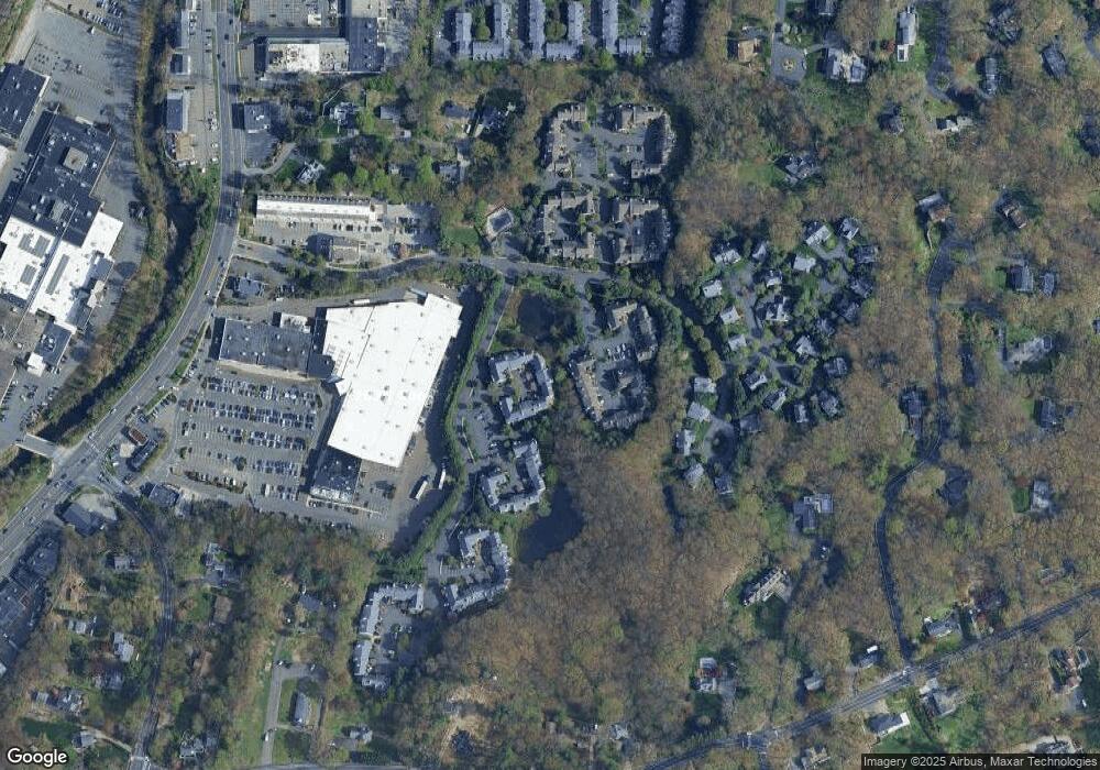 204 Foxboro Dr unit 204, Norwalk, CT 06851 - photo 1