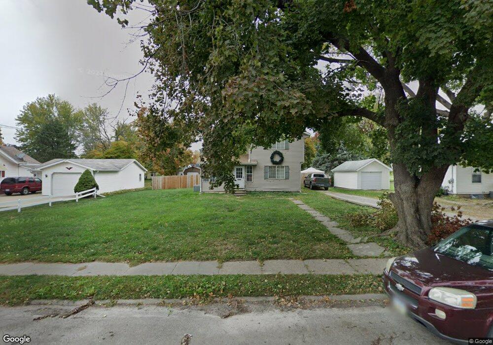 512 S 4th Ave W, Newton, IA 50208 - photo 1