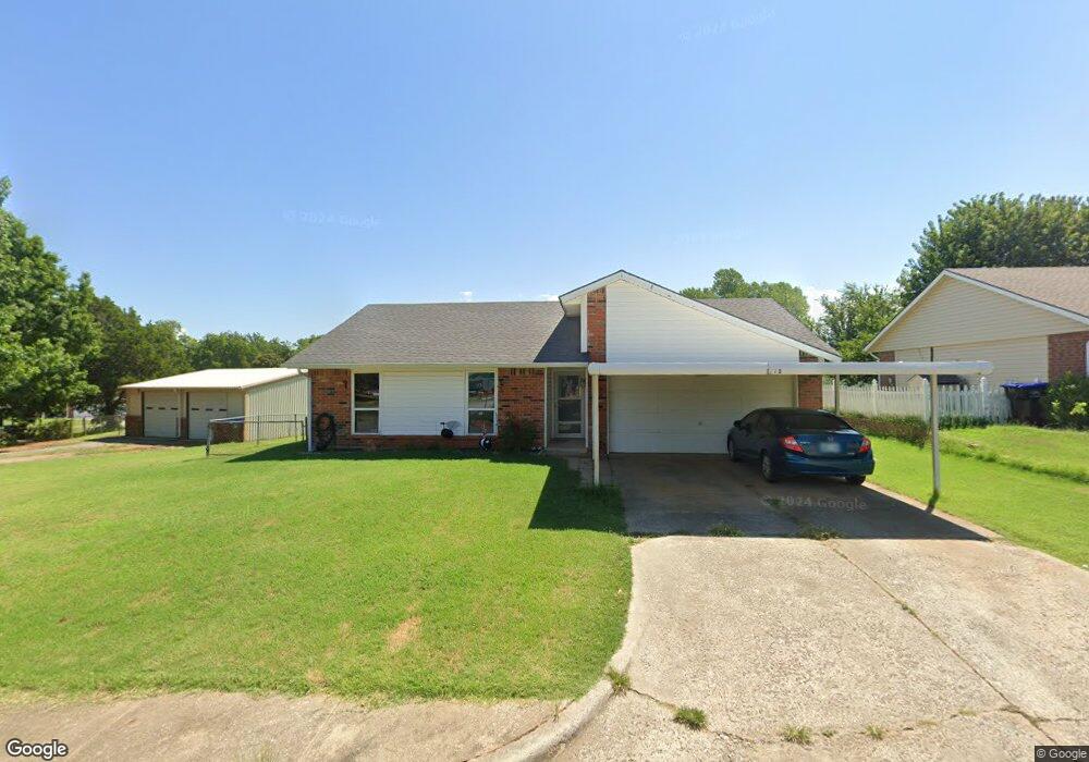 1305 Silver Maple Ln, Noble, OK 73068 - photo 1