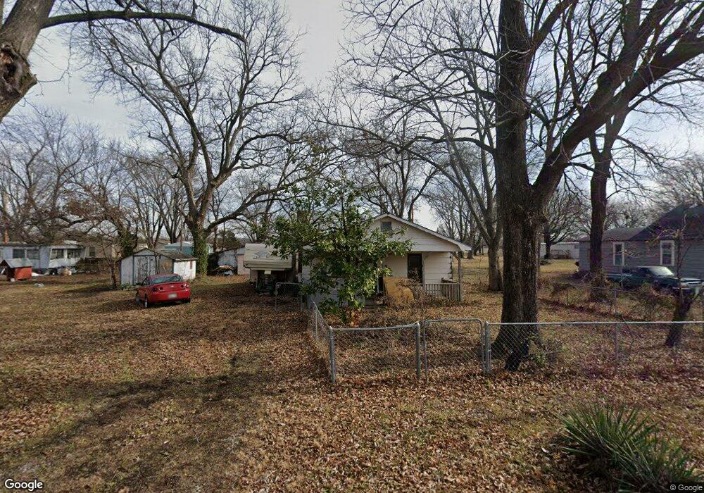 1402 S West 10th St, Parsons, KS 67357 - photo 1