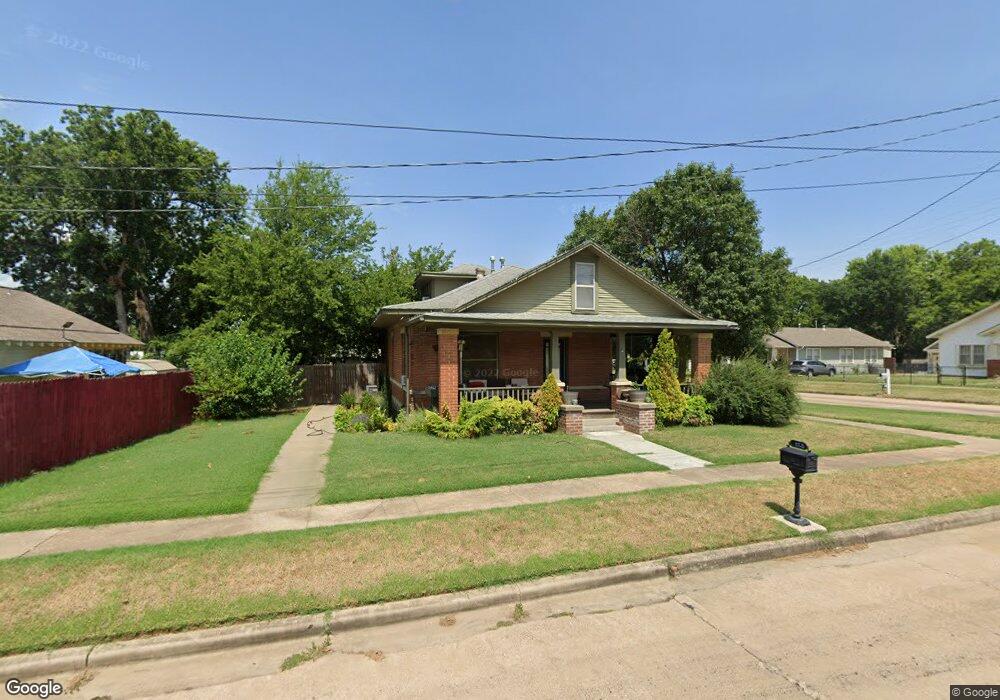 223 N Weenonah Ave, Claremore, OK 74017 - photo 1