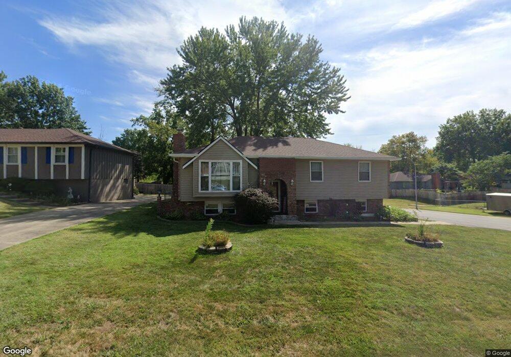 1317 N Holland Ct, Independence, MO 64056 - photo 1