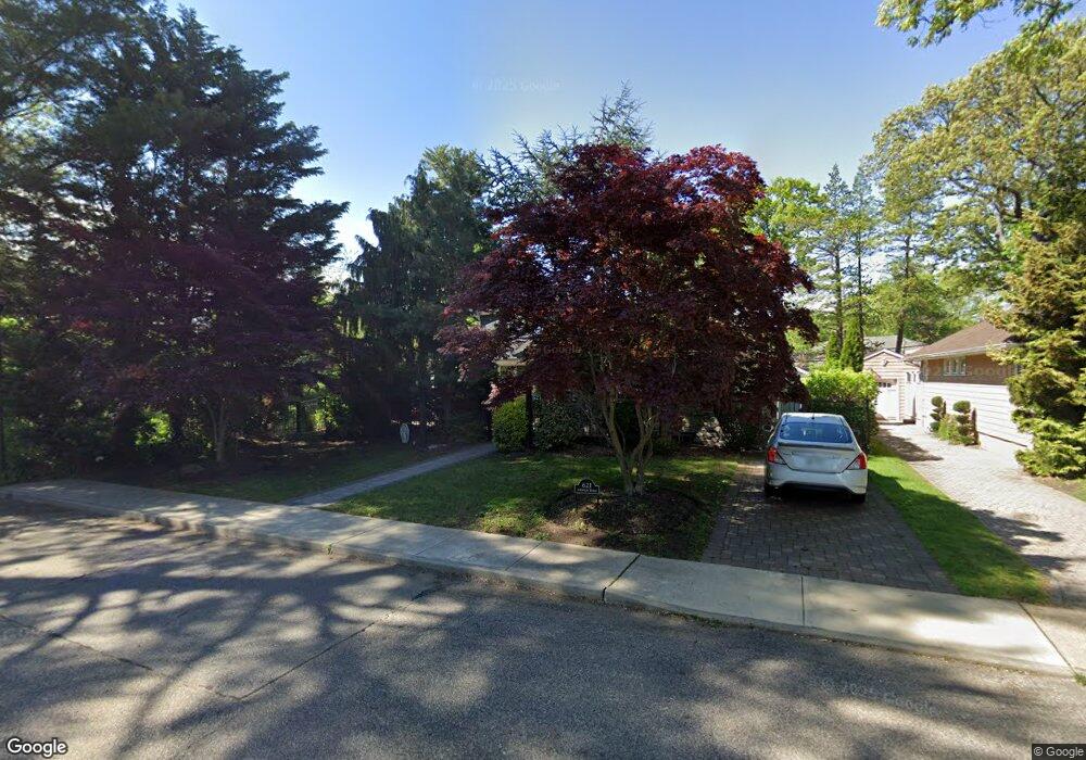 621 Arnold Rd, West Hempstead, NY 11552 - photo 1