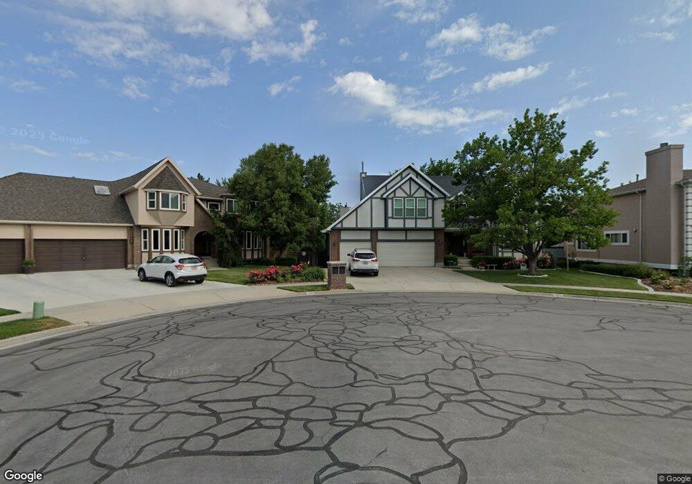 1925 Stalbridge Cir, Sandy, UT 84093 - photo 1