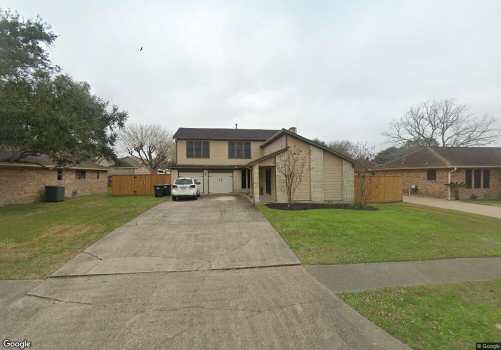 2301 Ryan Dr, Alvin, TX 77511 - photo 1