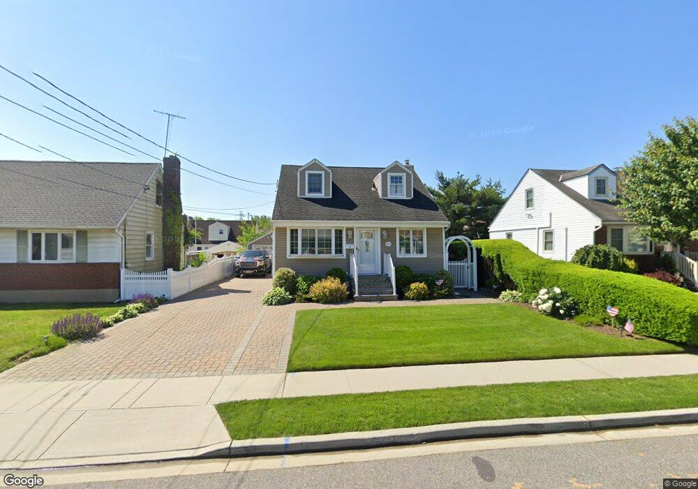 243 Dow Ave, Mineola, NY 11501 - photo 1