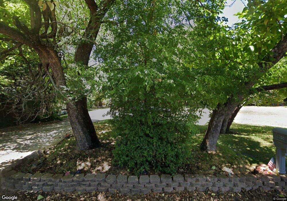 1105 N 10th St, Longview, TX 75601 - photo 1