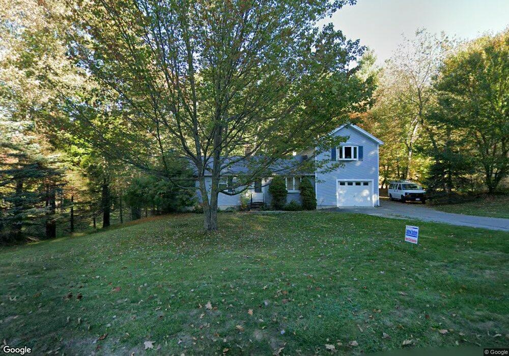 95 Hemlock Dr, Fitchburg, MA 01420 - photo 1
